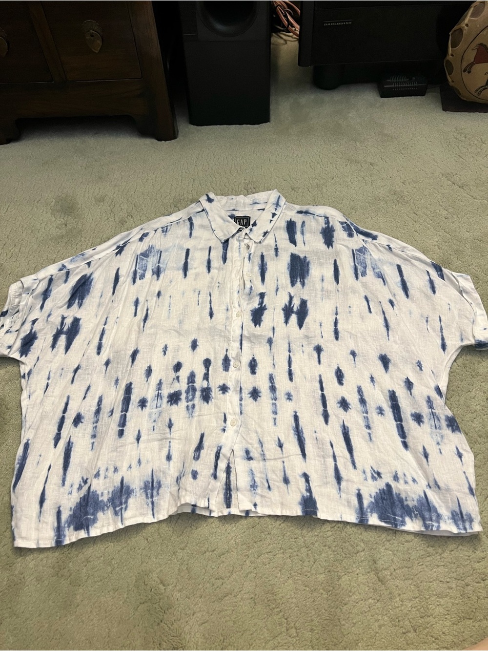 GAP White and Blue Tie-Dye Casual Button-Down Shirt